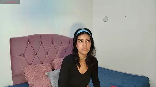 Kalyra 17 online show from April 14, 2026, 11:38 am