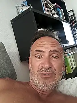 Snapshot of bobo672 chatting on May 30, 2026, 9:17 am bobo672 online show from May 30, 2026, 9:17 am