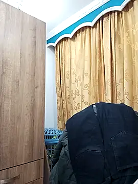 Snapshot of Apolo_Men chatting on February 13, 2026, 4:19 am Apolo Men online show from February 13, 2026, 4:19 am