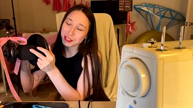 karinasun online show from February 21, 2026, 3:35 pm