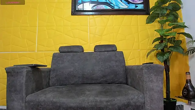 Snapshot of williamparra55 chatting on March 11, 2026, 1:06 pm williamparra55 online show from March 11, 2026, 1:06 pm