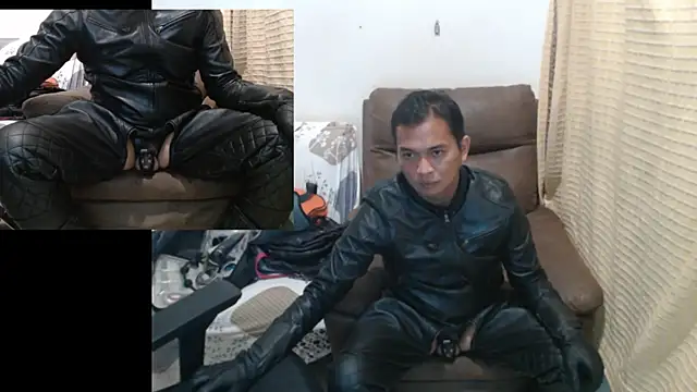 Snapshot of Leatherbdsm81 chatting on May 7, 2026, 3:50 pm Leatherbdsm81 online show from May 7, 2026, 3:50 pm