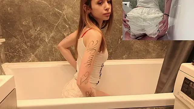 Snapshot of CarmenScott chatting on February 25, 2026, 9:24 pm CarmenScott online show from February 25, 2026, 9:24 pm