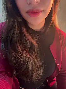 QuynhAnh 2k1 online show from February 9, 2026, 7:34 am