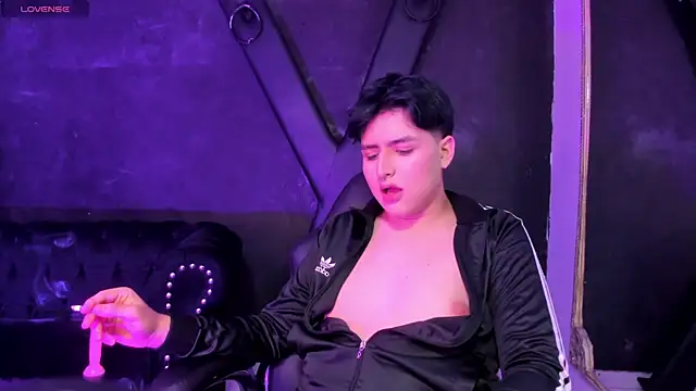 noahWolff  online show from February 5, 2026, 5:12 am