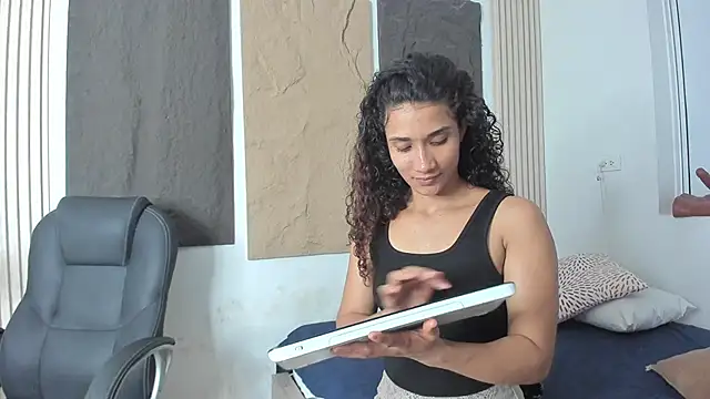 Snapshot of marian_rios chatting on February 15, 2026, 11:19 am marian rios online show from February 15, 2026, 11:19 am