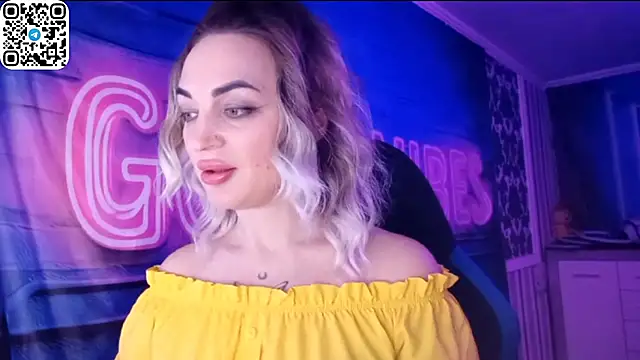 Snapshot of Vellora_ chatting on February 26, 2026, 9:03 pm Vellora online show from February 26, 2026, 9:03 pm