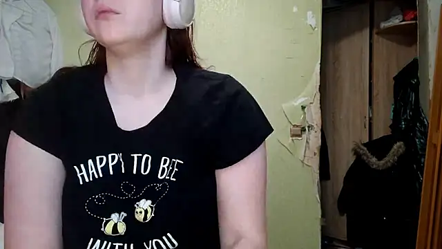 VannessaDillenbeck online show from February 24, 2026, 6:11 am