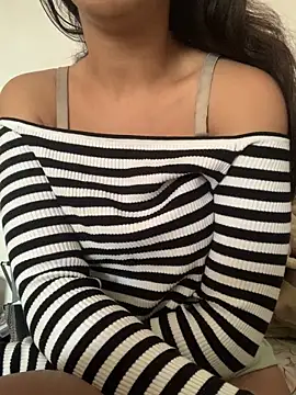 Snapshot of Nour-Lina chatting on February 28, 2026, 9:32 am Nour-Lina online show from February 28, 2026, 9:32 am