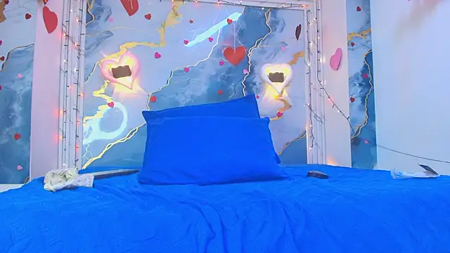 crystal love08 online show from February 24, 2026, 7:23 pm