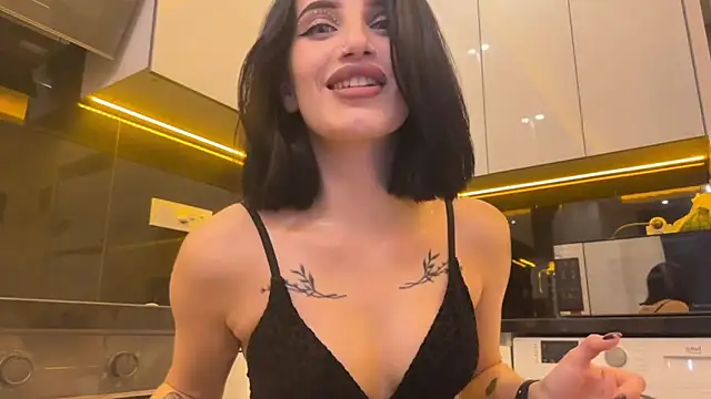 Snapshot of BlackFox_V chatting on February 4, 2026, 8:58 pm BlackFox V online show from February 4, 2026, 8:58 pm