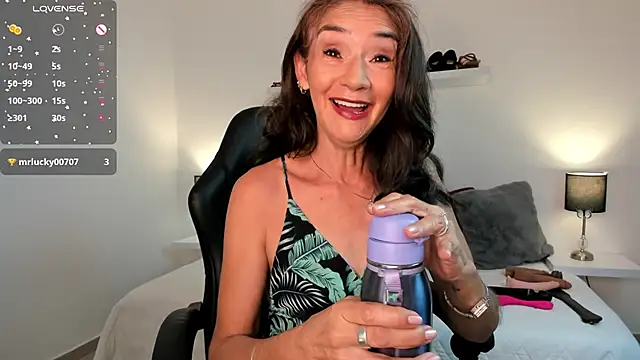 Snapshot of Emma_Mendozaa chatting on May 5, 2026, 11:40 am Emma Mendozaa online show from May 5, 2026, 11:40 am