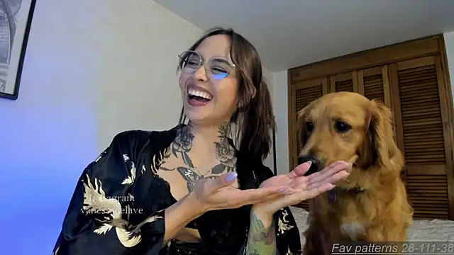Snapshot of Vanessarte_ chatting on May 15, 2026, 10:50 pm Vanessarte online show from May 15, 2026, 10:50 pm