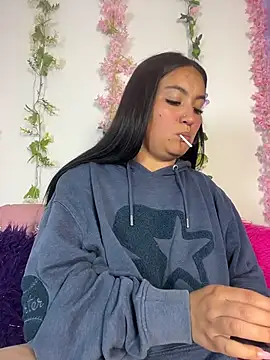 Snapshot of violetmist chatting on February 2, 2026, 11:58 pm violetmist online show from February 2, 2026, 11:58 pm