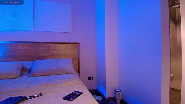Lilylane  online show from May 5, 2026, 6:10 am