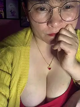 Snapshot of Star-sweet01 chatting on February 4, 2026, 12:55 pm Star-sweet01 online show from February 4, 2026, 12:55 pm