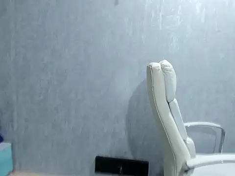 Snapshot of emilyvondark chatting on March 11, 2026, 3:45 am emilyvondark online show from March 11, 2026, 3:45 am