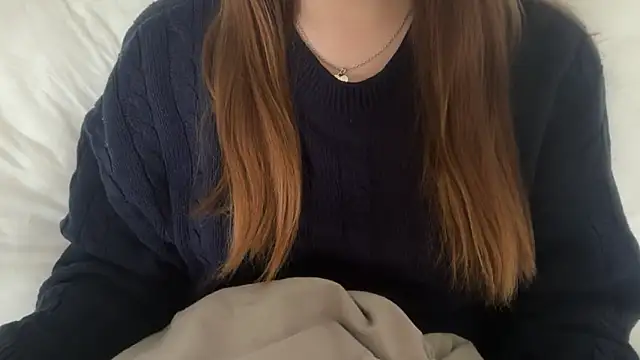 Snapshot of Lucyschickt chatting on May 6, 2026, 7:13 am Lucyschickt online show from May 6, 2026, 7:13 am
