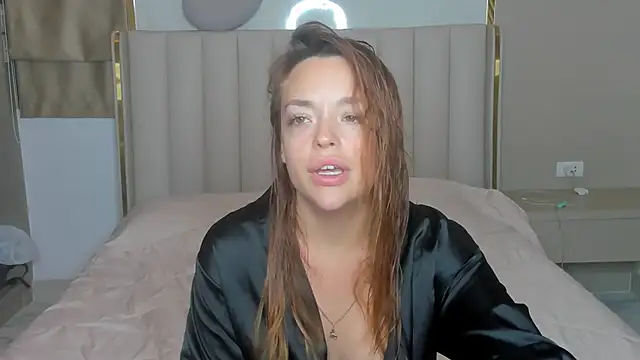 stellaa quenn online show from February 12, 2026, 12:33 pm