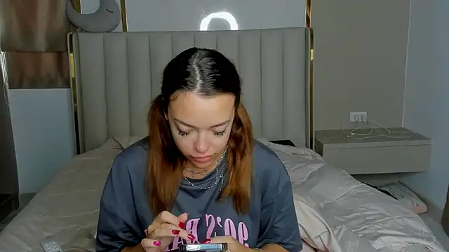 Snapshot of stellaa_quenn chatting on April 13, 2026, 12:16 am stellaa quenn online show from April 13, 2026, 12:16 am