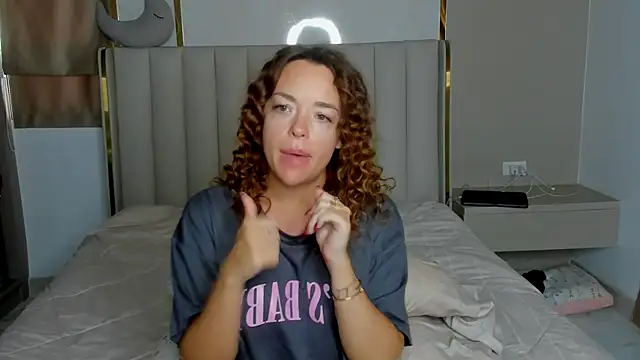 Snapshot of stellaa_quenn chatting on April 14, 2026, 12:05 am stellaa quenn online show from April 14, 2026, 12:05 am