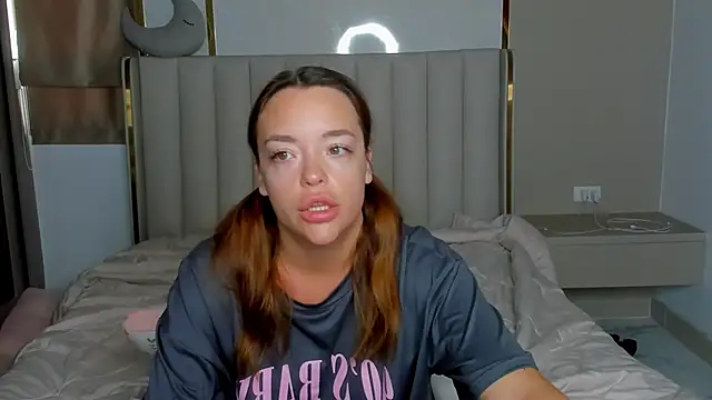 Snapshot of stellaa_quenn chatting on April 19, 2026, 12:11 am stellaa quenn online show from April 19, 2026, 12:11 am