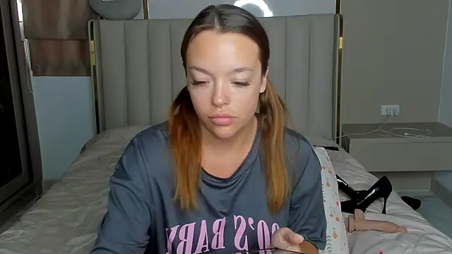 Snapshot of stellaa_quenn chatting on April 26, 2026, 12:08 am stellaa quenn online show from April 26, 2026, 12:08 am