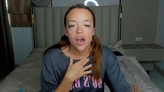 Snapshot of stellaa_quenn chatting on April 27, 2026, 12:08 am stellaa quenn online show from April 27, 2026, 12:08 am