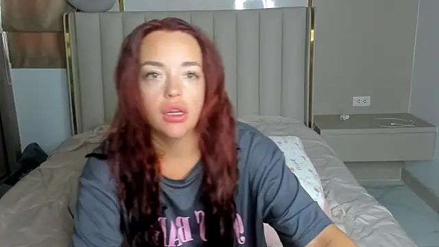 Snapshot of stellaa_quenn chatting on May 18, 2026, 12:07 am stellaa quenn online show from May 18, 2026, 12:07 am