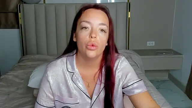Snapshot of stellaa_quenn chatting on May 22, 2026, 12:07 am stellaa quenn online show from May 22, 2026, 12:07 am