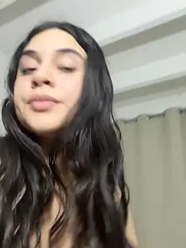 Snapshot of sweet_bonnyy chatting on February 6, 2026, 5:45 am sweet bonnyy online show from February 6, 2026, 5:45 am