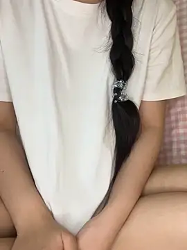 Snapshot of Luna_Nhii05 chatting on February 3, 2026, 8:41 am Luna Nhii05 online show from February 3, 2026, 8:41 am