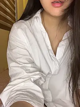 Snapshot of Luna_Nhii05 chatting on February 6, 2026, 1:54 am Luna Nhii05 online show from February 6, 2026, 1:54 am