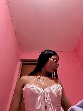 velvet macaw online show from February 25, 2026, 12:31 am