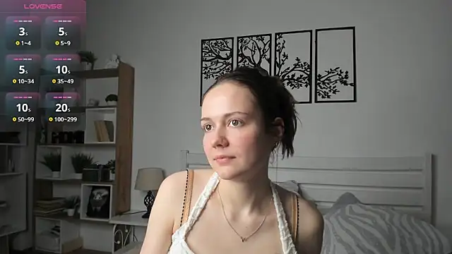 Snapshot of MalvinaTrafford chatting on February 4, 2026, 8:14 pm MalvinaTrafford online show from February 4, 2026, 8:14 pm