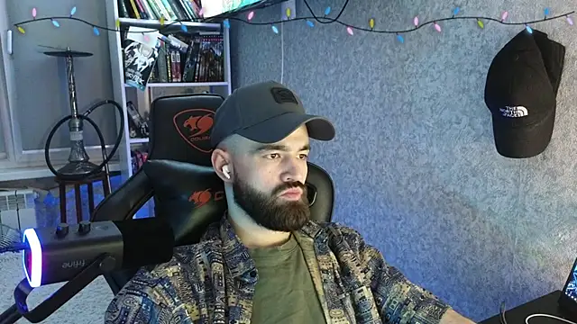 Snapshot of _Mostly_ chatting on February 8, 2026, 4:21 pm Mostly online show from February 8, 2026, 4:21 pm