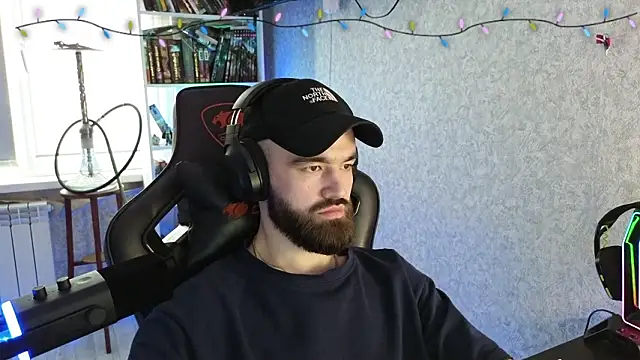 Snapshot of _Mostly_ chatting on February 28, 2026, 1:01 pm Mostly online show from February 28, 2026, 1:01 pm