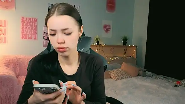 Vexnexe online show from February 20, 2026, 7:36 pm