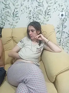 laparejaideal08 online show from April 7, 2026, 9:48 pm