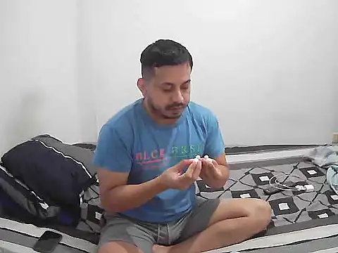 Snapshot of JonatanBail chatting on February 8, 2026, 9:56 am JonatanBail online show from February 8, 2026, 9:56 am