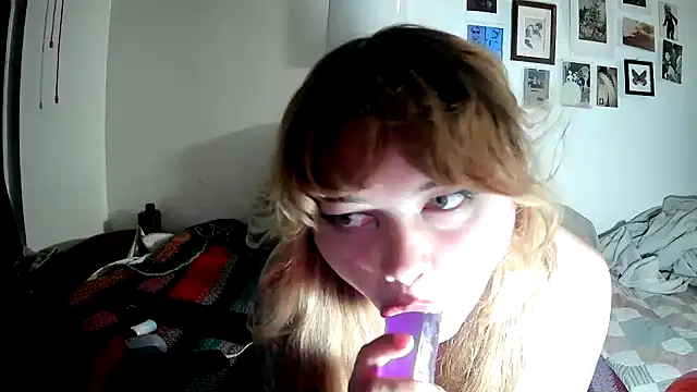 lucielark online show from October 1, 2025, 5:57 am