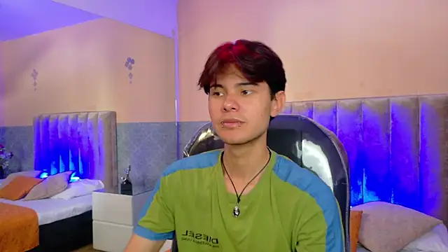 Derek Sinn online show from May 30, 2026, 8:17 pm