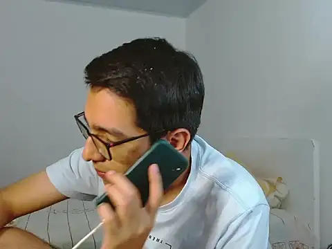 Snapshot of NickFin chatting on May 19, 2026, 10:49 pm NickFin online show from May 19, 2026, 10:49 pm