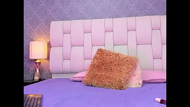 sophiaa10 online show from March 10, 2026, 7:08 pm