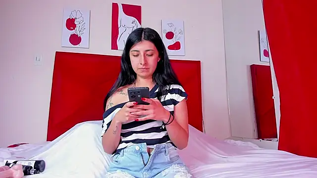 Snapshot of EmmaWilliamss4 chatting on February 3, 2026, 4:34 pm EmmaWilliamss4 online show from February 3, 2026, 4:34 pm