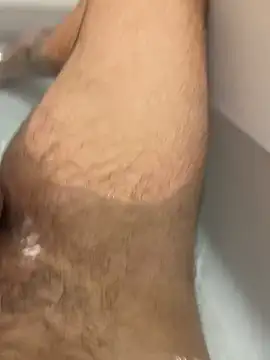 showtimebobby2424 online show from February 24, 2026, 9:46 pm