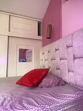 Snapshot of SoftDoll- chatting on February 7, 2026, 2:43 pm SoftDoll- online show from February 7, 2026, 2:43 pm