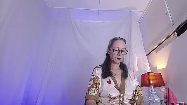 laurasofia45 online show from March 22, 2026, 3:15 pm