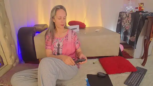 Snapshot of laurasofia45 chatting on June 11, 2026, 11:19 am laurasofia45 online show from June 11, 2026, 11:19 am