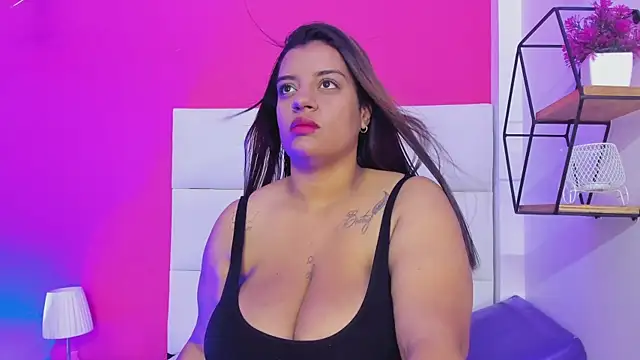 Snapshot of Roxy_sexy69_ chatting on February 28, 2026, 3:51 am Roxy sexy69 online show from February 28, 2026, 3:51 am